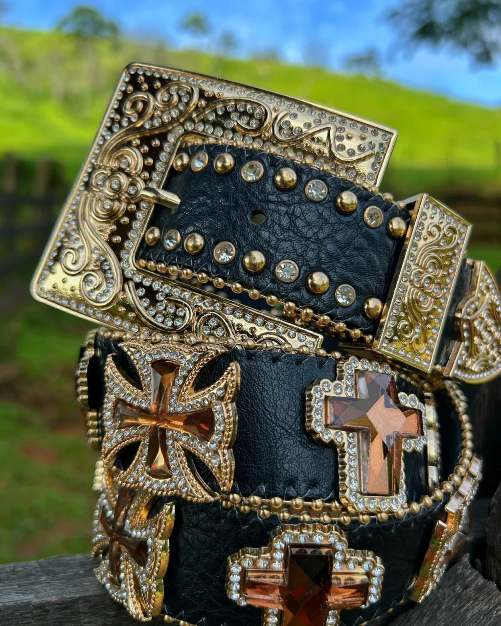 Cinto Country de cruz preto e dourado Faith